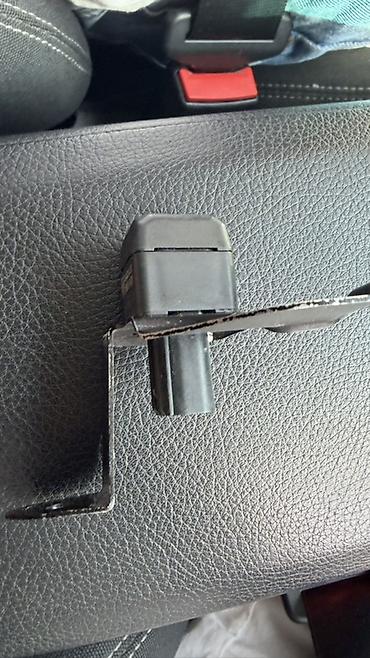 element 5: Задняя камера парковки с кронштейном и штатным разъёмом (TOYOTA Camry — 3
