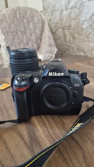nikon d300: Nikon D70s DSLR fotoaparat dəsti Komplekt: - Nikon D70s gövdə - AF-S — 5