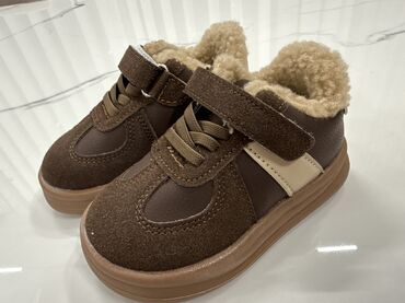 детская ортопедическая обувь зимняя: Детские утеплённые новые кроссовки/ботинки. Размер 15 см/24р - Цвет