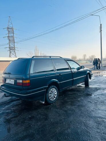 состояния отличные: Volkswagen Passat: 1989 г., 1.8 л, Механика, Бензин, Универсал