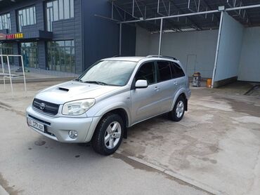 Toyota: Toyota RAV4: 2004 г., 2 л, Механика, Дизель, Хэтчбэк