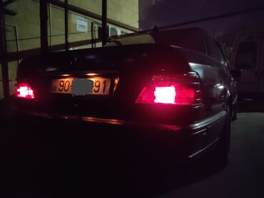 111 mator: Mercedes-Benz 320: 2 l | 1994 il Sedan