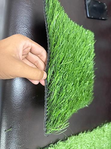 Резиновая плитка: Искусственная трава, представленная в различных оттенках зеленого — 3