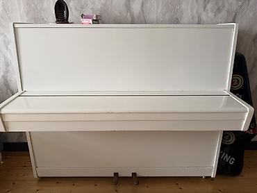 pian: Ağ rəngli akustik upright piano. hec calinmayib, hecbir prablemi — 1