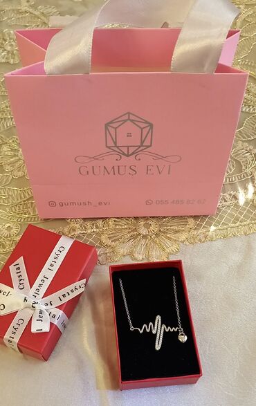kişi aksessuarları: Gümüş kolye hədiyyə alınıb istifadə etmədiyimə görə satılır problu