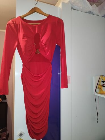 haljine do pola lista: Bоја - Crvena, Dugih rukava