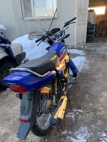 сколька стоит мотоцикл: Классический мотоцикл Honda, 100 куб. см, Бензин, Взрослый, Б/у
