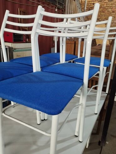 Стулья для кухни: Продаются железные стулья. Цена окончательна Доставка есть Стулья — 4