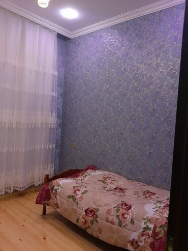 Həyət evləri və villaların satışı: Satılır: həyət evi - Ümumi görünüş: Hündür daş hasarla əhatələnmiş — 12