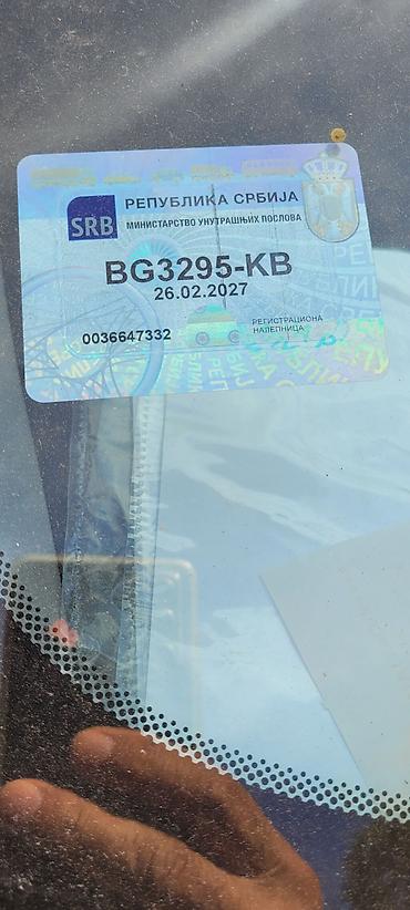 pezo 1: Hyundai i30 blue – hečbek, crna boja, beogradske tablice BG 3295-KB — 4
