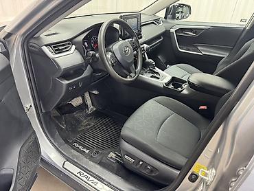 Toyota RAV4: 2021 г., 2.5 л, Бензин, Кроссовер — 10