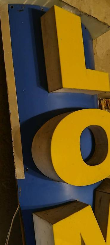 Рекламные щиты: Led işiqlardan ibaret LOMBARD yazısı satılır. Plasmas, alkapon ve — 2