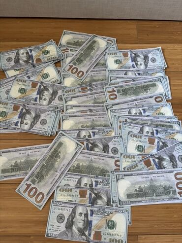 Əskinaslar: Suvenir pulu yüz dollar, bir paketdə 10 000 dollar. Müxtəlif oyunlar