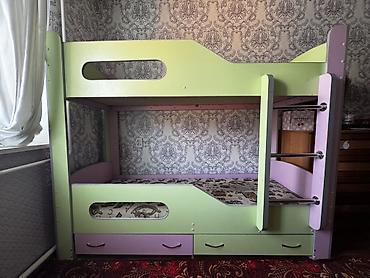 bunk bed: Двухъярусная детская кровать с лестницей - Компактная модель на два — 1