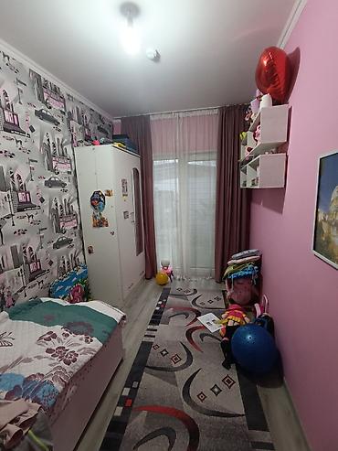 Продажа коттеджей и домов: Продаю 2 дома на участке в 6 соток. г. Кант. Под бизнес. Участок — 6