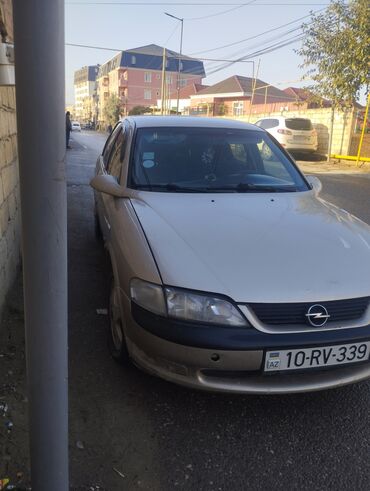 opel vectra: Opel Vectra: 1.8 l | 1997 il 350000 km Sedan