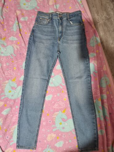brusevi za trudnice: Pull&bear farmerice uzane, dubok struk, veoma udobne i rastezu se at lalafo.rs brusevi za trudnice: Pull&bear farmerice uzane, dubok struk, veoma udobne i rastezu se