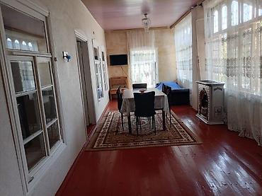 Həyət evləri və villaların satışı: Satılır: həyət evi - Plan: dəhlizli ev, ayrı-ayrı otaqlar; geniş — 6