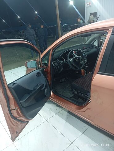 Honda: Honda Jazz: 2005 г., 1.4 л, Вариатор, Бензин, Хэтчбэк — 5