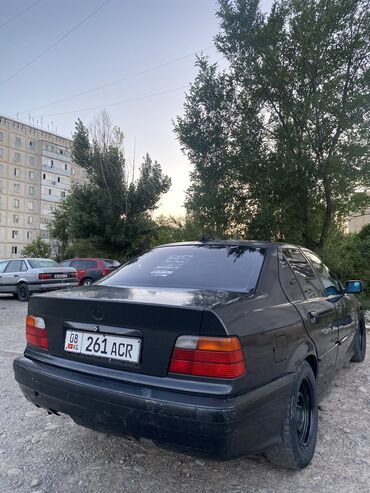 адиссей 1: BMW 3 series: 1992 г., 1.6 л, Механика, Бензин, Седан