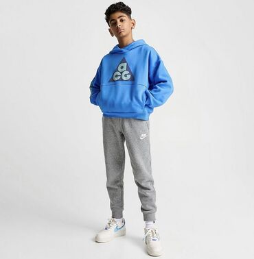 Duksevi: Nike, Sa kapuljačom — 2