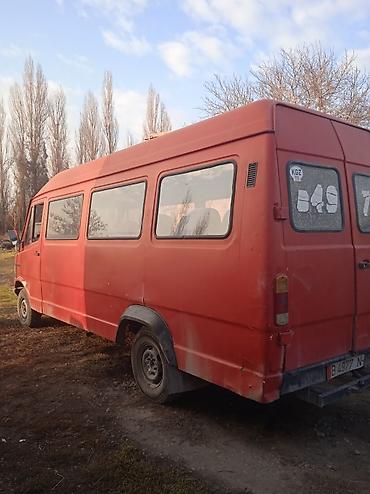 волга 2124: Микроавтобус пассажирский, красный, длинная база. Основные — 2