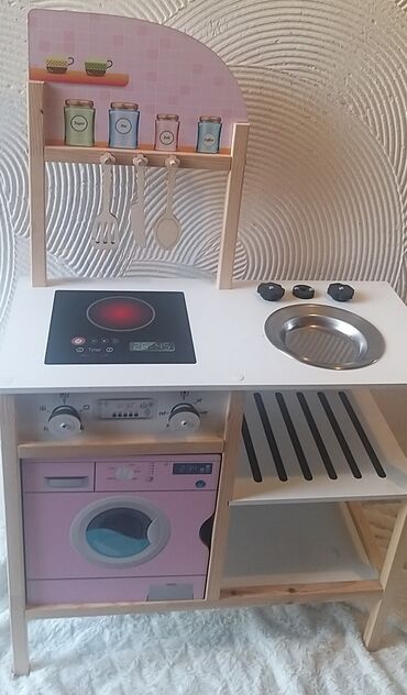 moderni prsluci 2022: Drvena kuhinja,samo sklopljena,nova. Savršena igračka za male kuvare