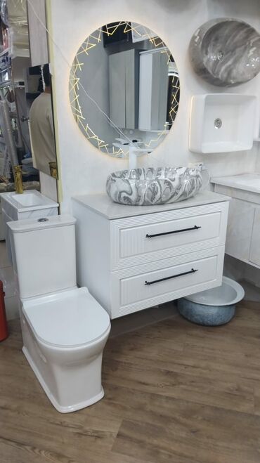 hamam kuncluyu: Hamam mebeli və santexnika dəsti - Ağ rəngli asma tualet şkafı tipli