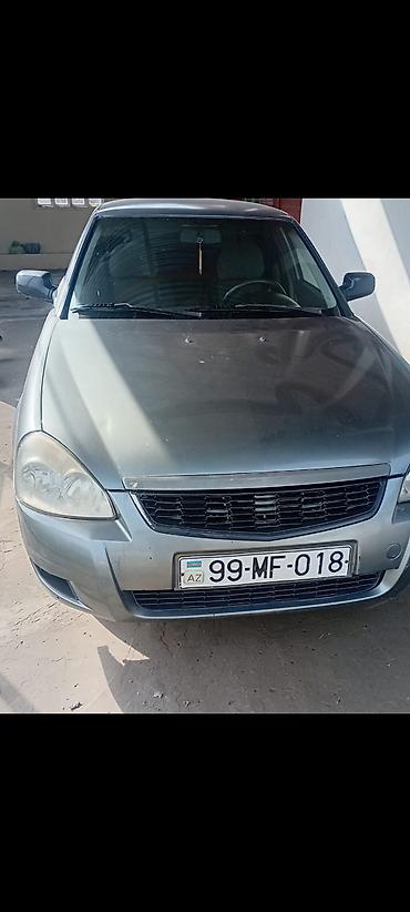 qabaq şüşə: Suzuki Liana, sedan, gümüşü rəng. - Benzin mühərriki, ön ötürücü - — 1