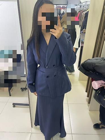 Костюмы с юбкой: Девочки. помогите распродать вещи по доступным ценам, нужны очень — 1