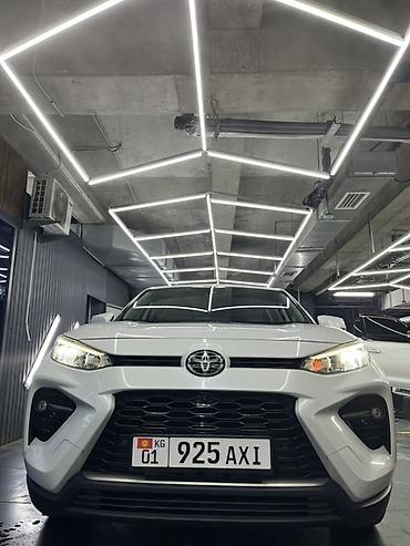 Toyota: Toyota : 2022 г., 2 л, Автомат, Бензин, Внедорожник — 1