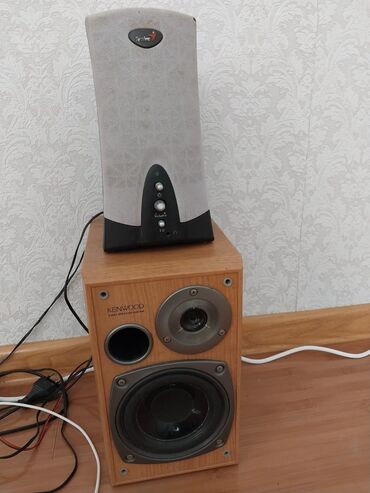 усилители б у: İşlənmiş Genius Kolonka, Növ - Sabvufer, rəng - Boz