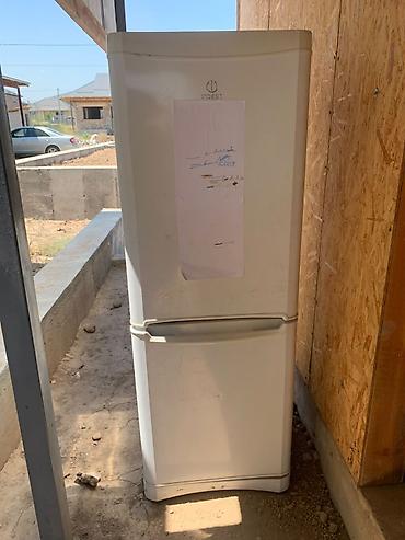 Холодильник Indesit, Б/у, Двухкамерный, Low frost, 60 * 165 * 60