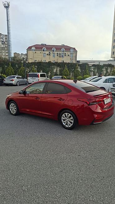 eziy: Hyundai Accent: 1.6 l | 2018 il Sedan — 5