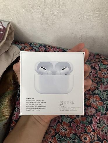 Мобильные телефоны и аксессуары: Наушники Apple AirPods Pro с кейсом MagSafe - Беспроводные — 2