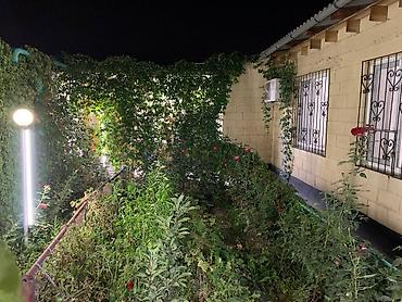 район азия молл: 6 комнат, 140 м², 4 соток, Бишкек, Собственник — 6