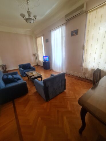 Günlük kirayə mənzillər: 2 otaqlı, Səbail r. r-nu — 6