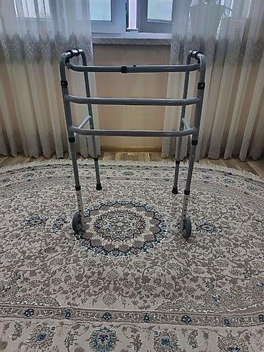 Tibbi məhsullar: Gəzinti üçün yüngül və dayanıqlı “walker” (dəstək çərçivəsi) 1ay — 1