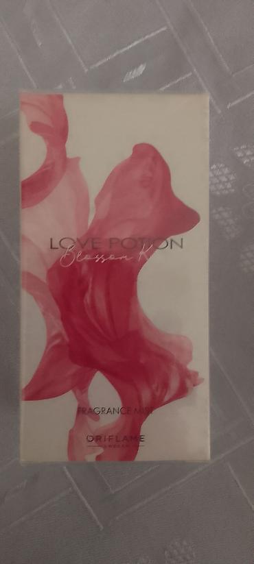 dugi dzemper: Oriflame Love Potion Blossom Kiss – Fragrance Mist - Tip: mirisni — 1