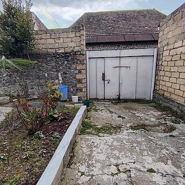 Həyət evi alıram: Satılır: həyət evi - Geniş həyətli, bir mərtəbəli ev. Evin önündə — 4