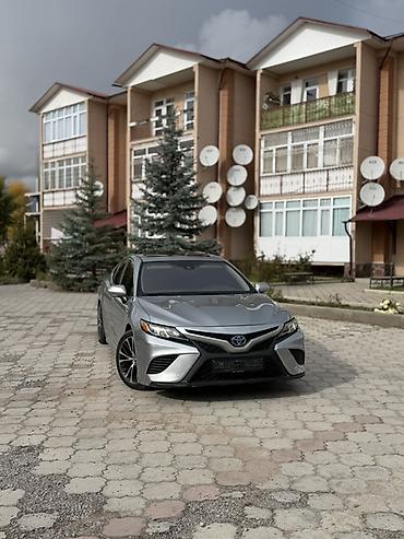 жеңил машина: Toyota Camry: 2018 г., 2.5 л, Гибрид, Седан — 1