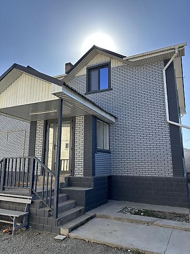 Продажа коттеджей и домов: 🔥Продается Мансардный дом🔥 🏡Район: Ак Ордо 1 ✅Участок:5 соток — 1