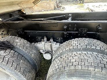 шина транспортного средства: Самосвал КАМАЗ 6×4 машина после кап ремонта собран с рамы в идеальном — 6