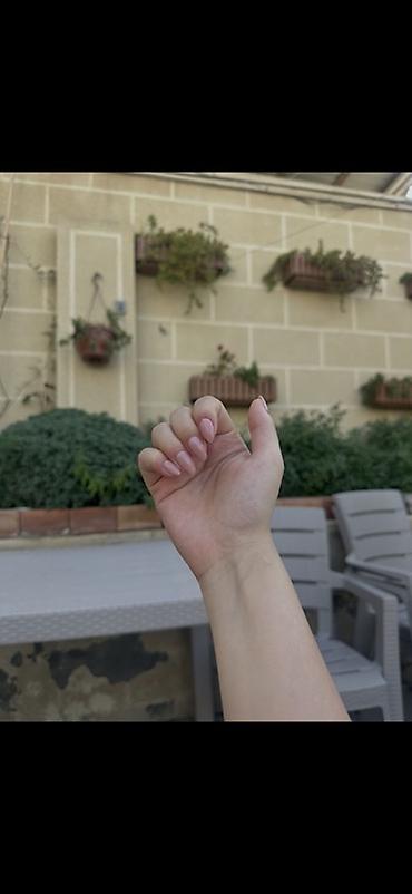 Маникюр: Xidmət: Manikür və gel-lak dizaynı Təklif edilənlər: - Təbii — 3