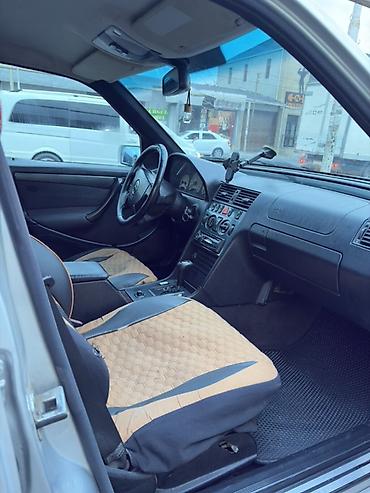 lexus ct 200: Mercedes-Benz C 200: 2 l | 1997 il Universal — 8