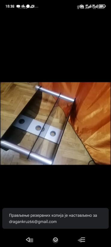 Bicikli za odrasle: TV sto ili polica staklena neostecena kao nova je
 Mirjevo — 13