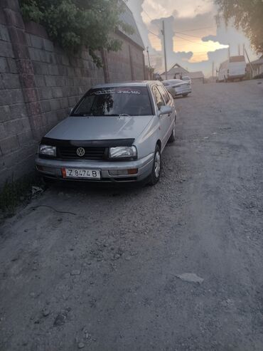 для венто: Volkswagen Vento: 1994 г., 1.8 л, Механика, Бензин, Седан
