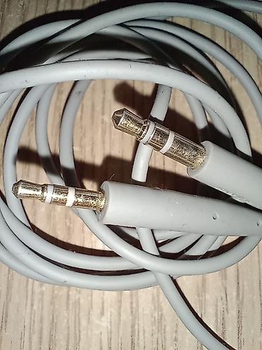 Slušalice: **BOSE®** Over-ear Slušalice sa specijalnim kablom — 12