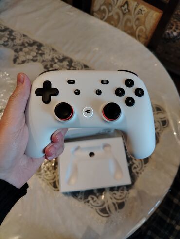 telefon aksesuarları toptan satış: Google Stadia Gamepad, 4 aydı alınıb çox az işlənib bluetooth ilə