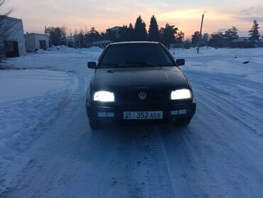 Volkswagen: Volkswagen Vento: 1992 г., 1.8 л, Механика, Бензин, Седан — 1
